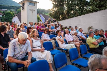OBČINSKO PRIZNANJE ZA DVA DIRIGENTA, HIŠNIKA, MEDICINSKO SESTRO, ZGODOVINARJA IN PEVSKI ZBOR 13